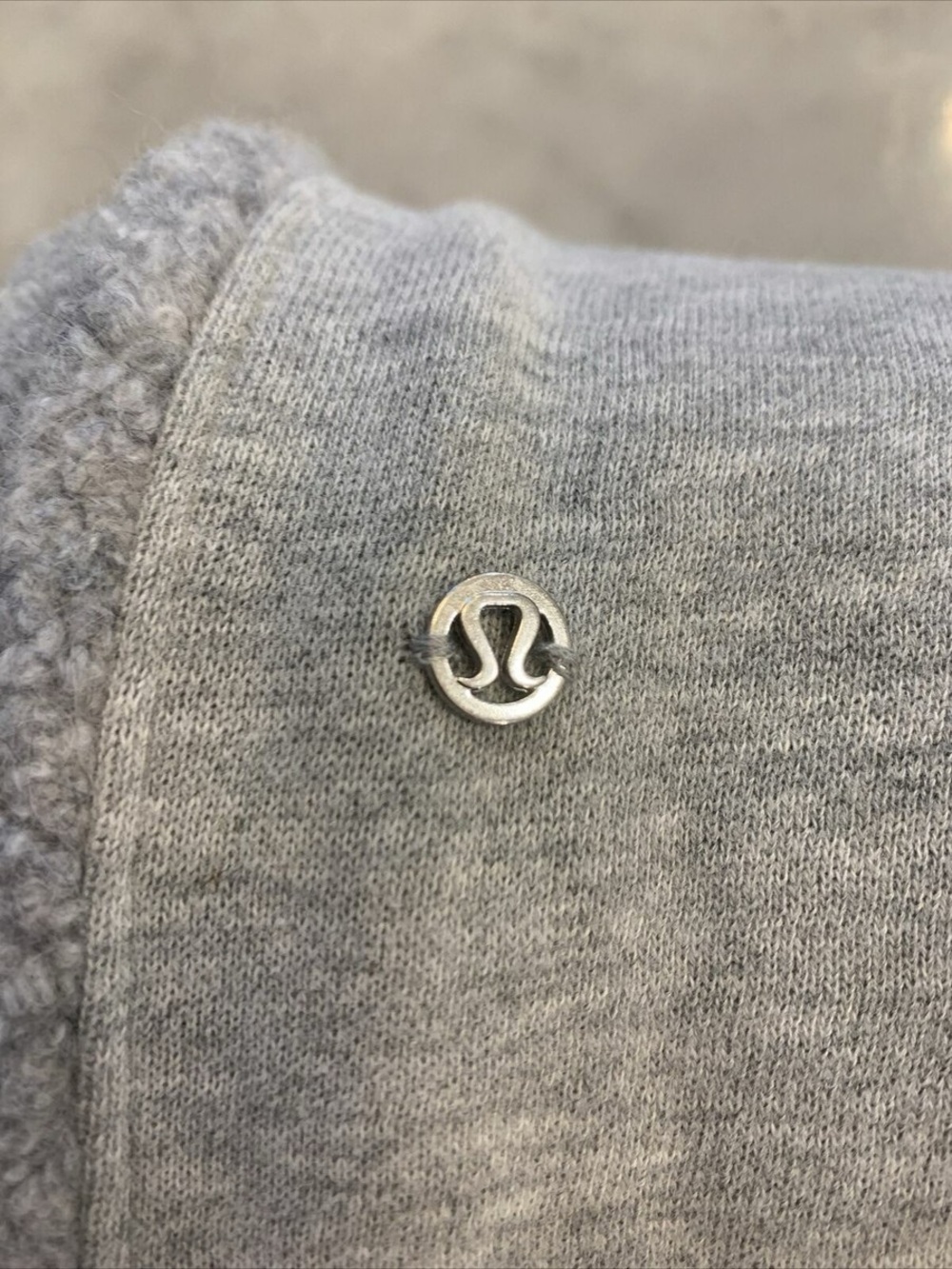 Authentic Lululemon Scuba Jogger *Sherpa Stripe Cozy Gray Sherpa-Trim Sweatpants - Picture 6 of 7